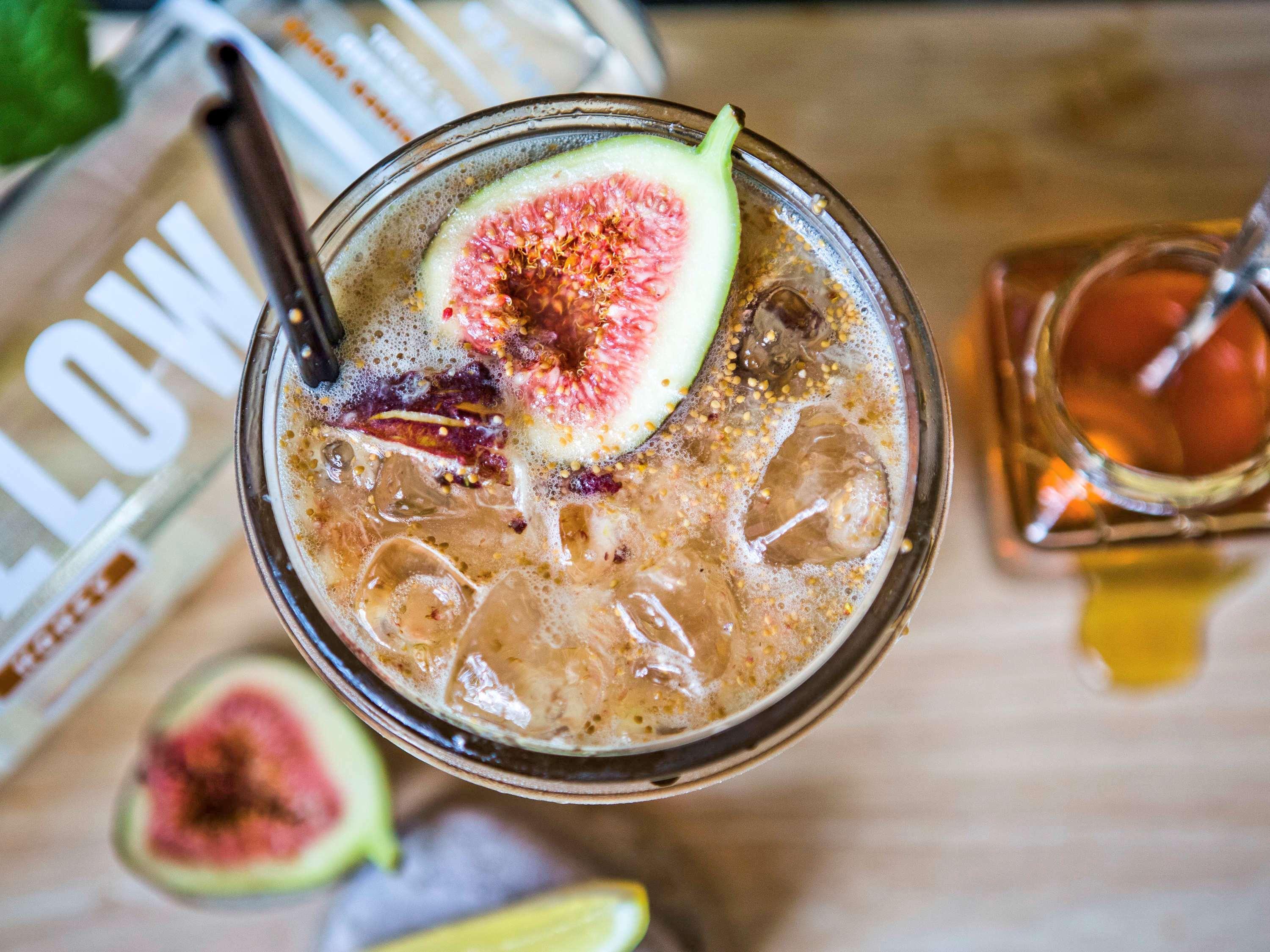 The Como Мельбурн Экстерьер фото A fig and honey cocktail